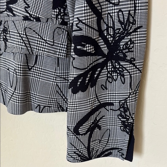 Escada Black & Gray Floral Blazer with 2 Button Front - Picture 7 of 16